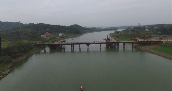 益娄高速第十一合同段涟水河大桥建设气势磅礴